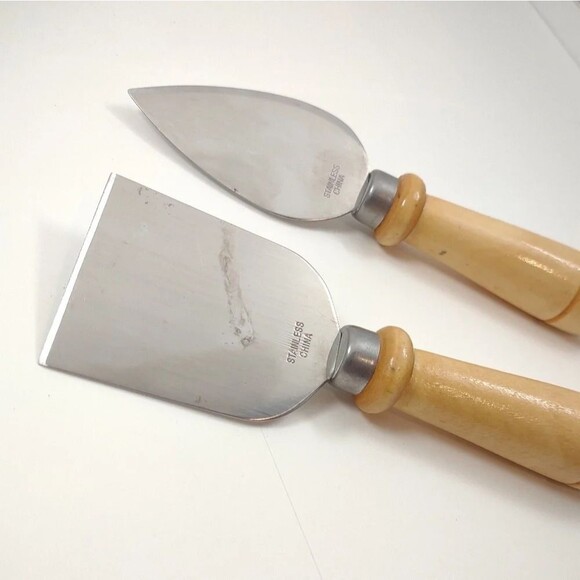 Cheese Knife Set with Wooden Handles - Picture 2 of 12